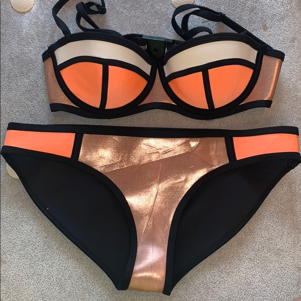 •TRIANGL Metallic Set•